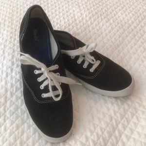BLACK canvas KEDS 8.5, excellent condition!